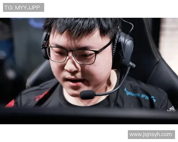 CSGO战术分析：深入探讨RNG战队的快速进攻策略与执行技巧