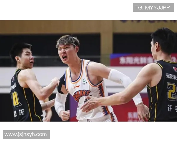 CBA精彩对决上海队与广东队比赛录像回放及精彩瞬间分析